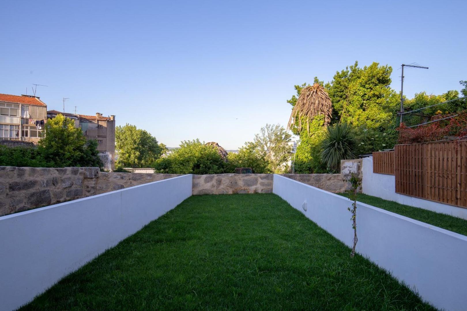 Guestready - Catorze De Outubro Houses 423 فيلا نوفا دي غايا المظهر الخارجي الصورة